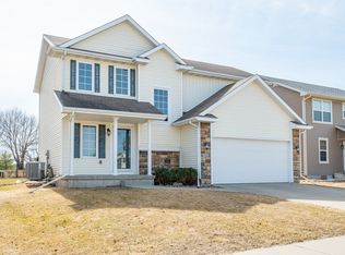 9384 Red Sunset Dr, West Des Moines, IA 50266
