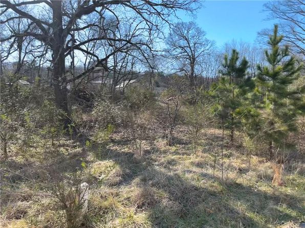 1201 Carline Rd, Rossville, GA 30741