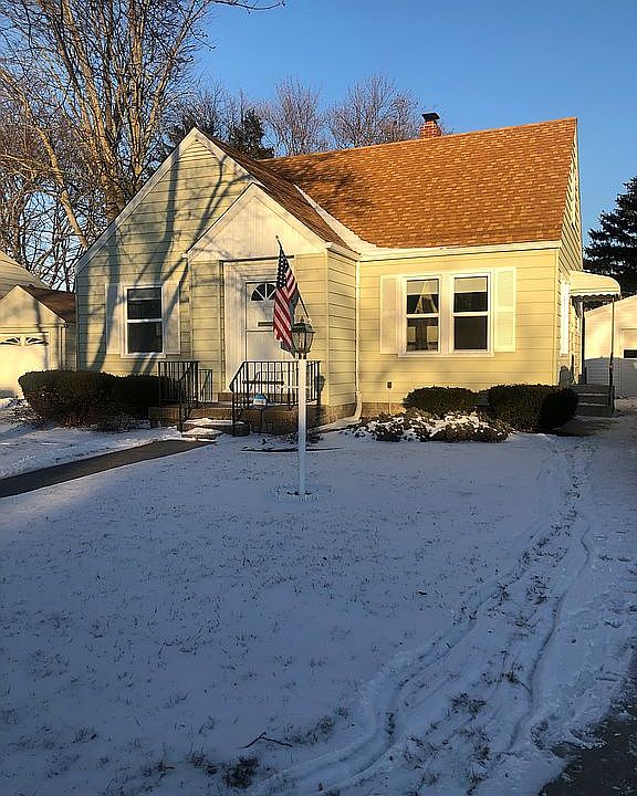 1st image of 109 Main St