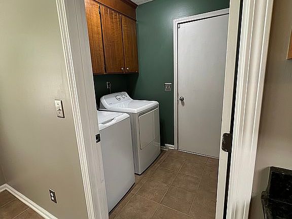 5th image of 4764 Holbird Dr