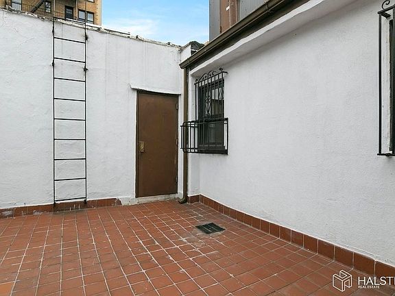 5th image of 251 W 71st St APT 6A