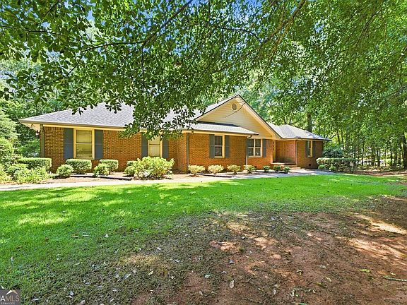4th image of 131 Plantation Way