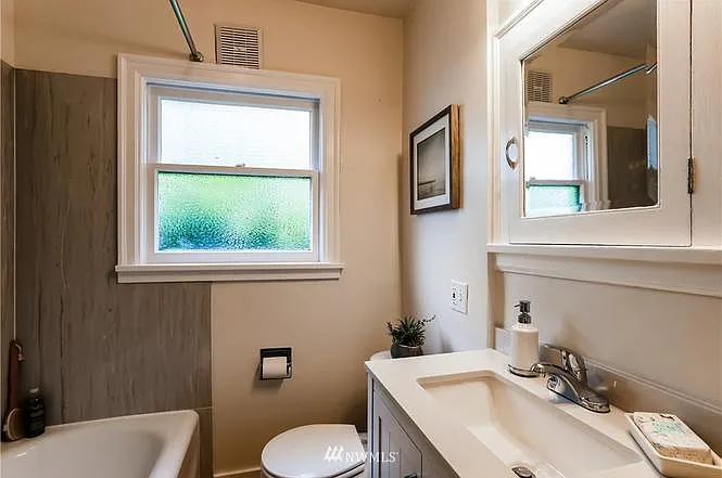 3 bed, 2710 sqft, $1,150 — Photo 4