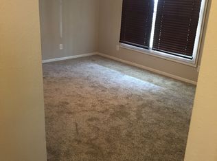 2261 E Converse Ave, Grandview, IL 62702