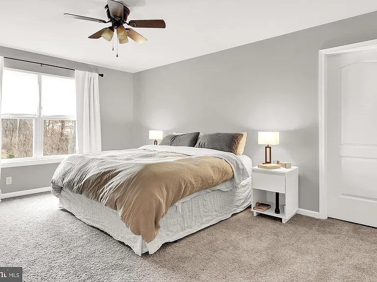 401 Landover Ct — Photo 17