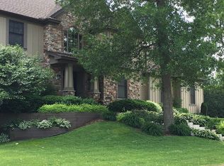 2438 Sunset Ct, Little Canada, MN 55117