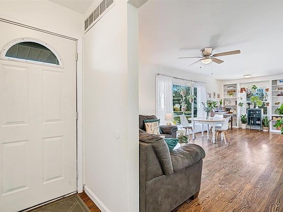 2nd image of 11604 Hedda Ave