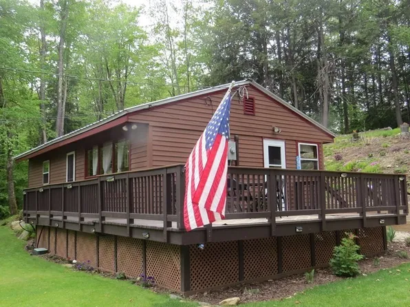 16 Lake Dr, Williamsburg, MA 01096