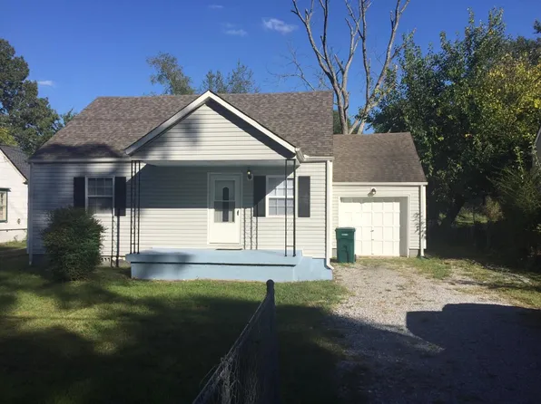 30 N Moore Rd, Chattanooga, TN 37411