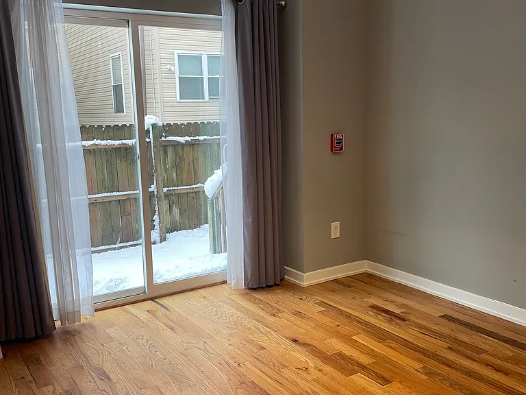 533 Budd St #D1 — Photo 3