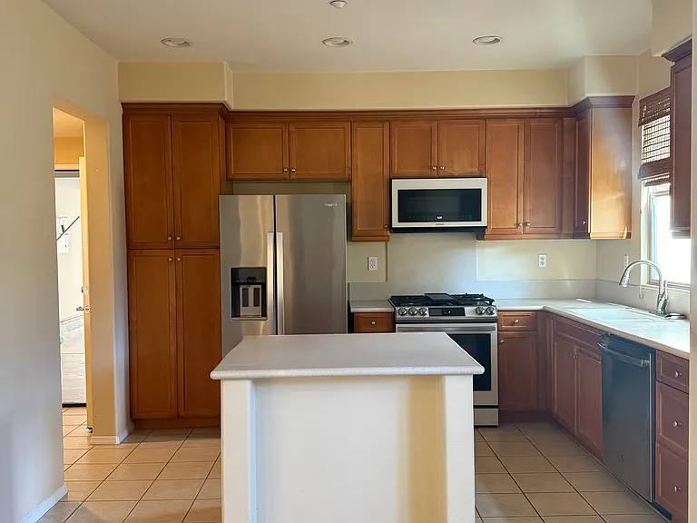 2903 W Edinger Ave — Photo 11