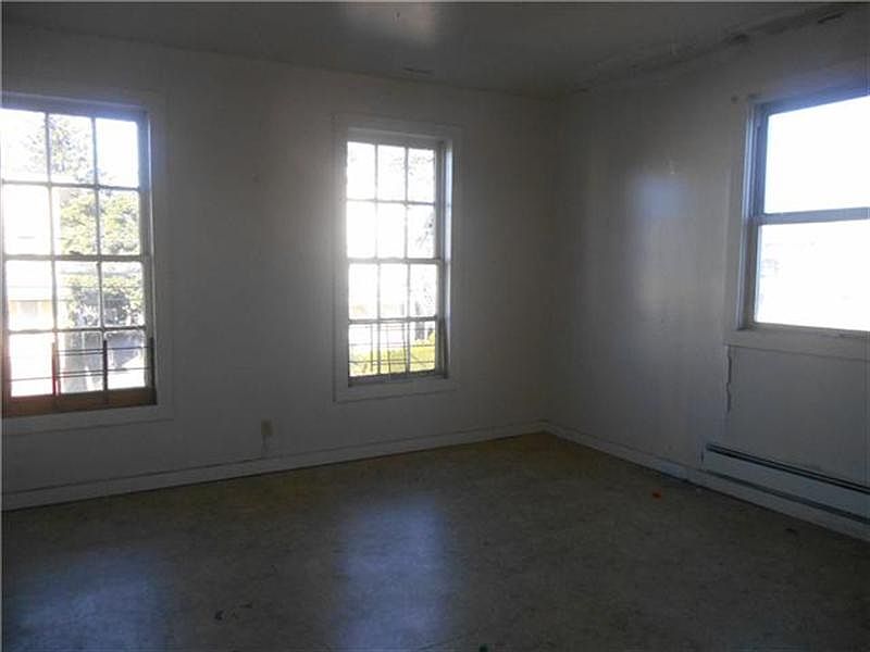 Building Photo 3