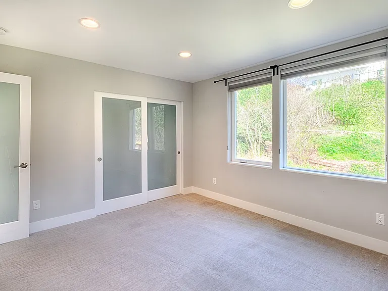 5028 Puget Blvd SW — Photo 30