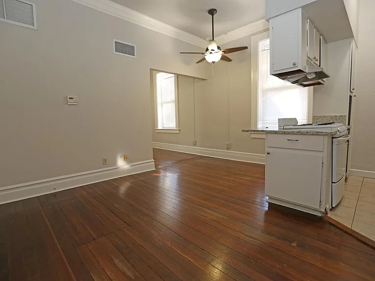 101 S Victory St #208 — Photo 4