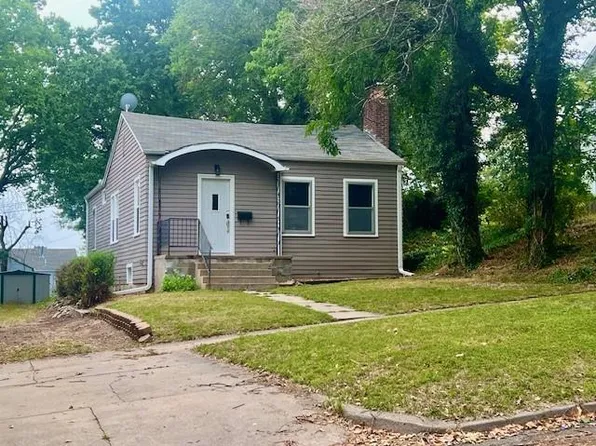 828 W 9th St, Concordia, KS 66901