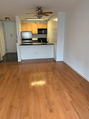 Sold by R New York | media 3