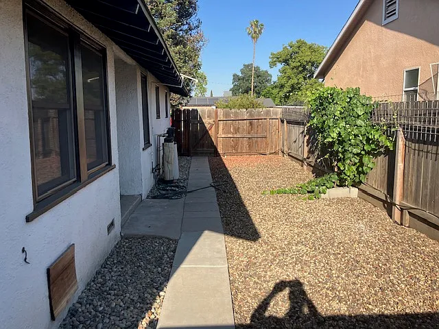 Building Photo - 545 E Inyo Ave #B