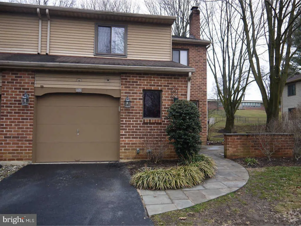 205 Camsten Ct photo 1
