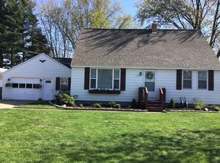 872 Diane St SE, Kentwood, MI 49508