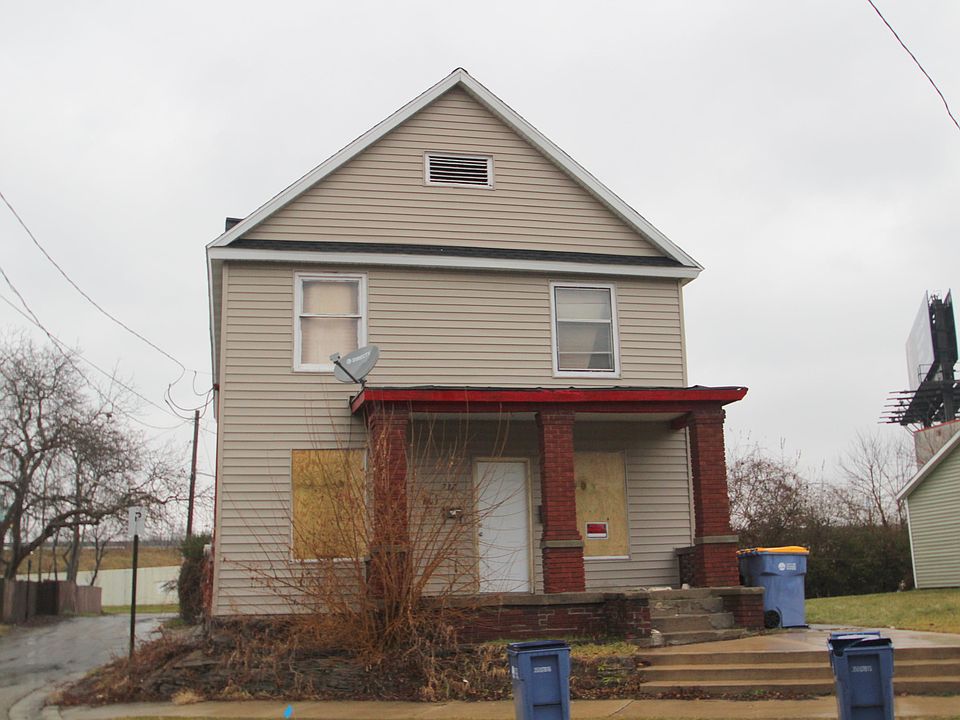 1st image of 735 1st St NW