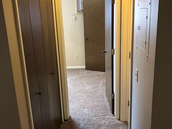 4th image of 3811 Sandhurst Dr APT 204