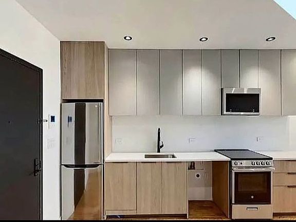 3rd image of 79 Truxton St #1B