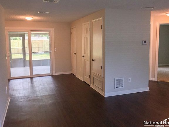 3rd image of 2623 Kenwood Dr E
