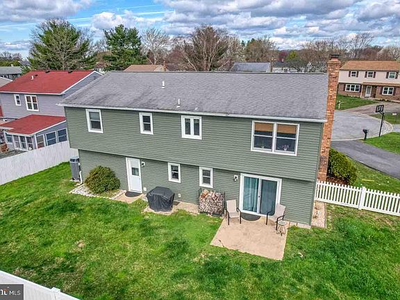 2nd image of 6 Galen Ct