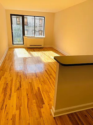 Rented by Metropolis Real Estate of Manhattan | media 6