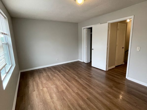 126-132 E Northfield Blvd #126