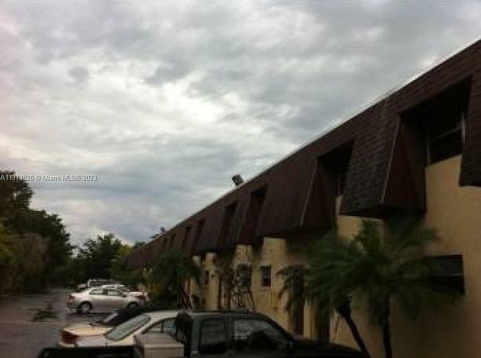 1st image of 15385 S Dixie Hwy APT 4