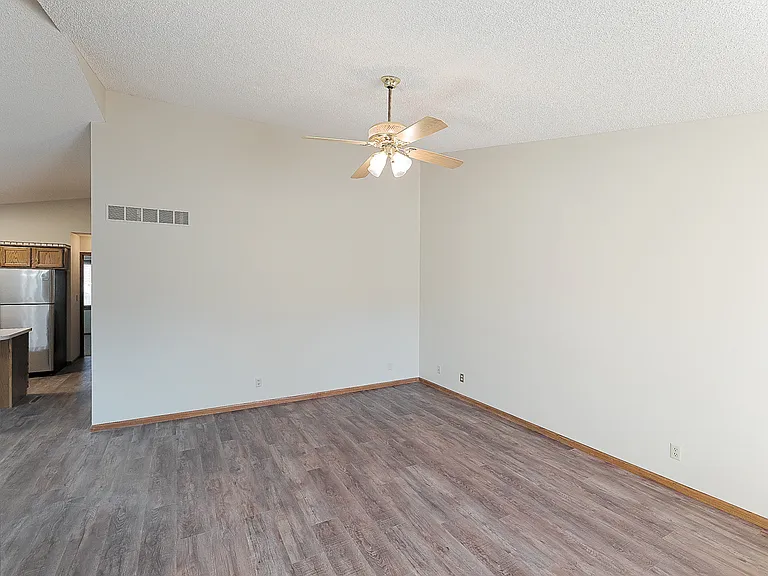 3222 S 51st Pl — Photo 2