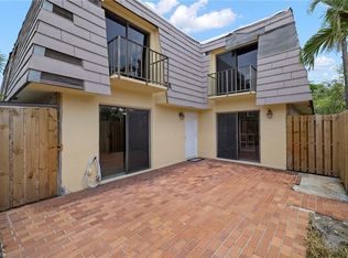 4047 Sandlewood Ln APT 1, Fort Myers, FL 33907