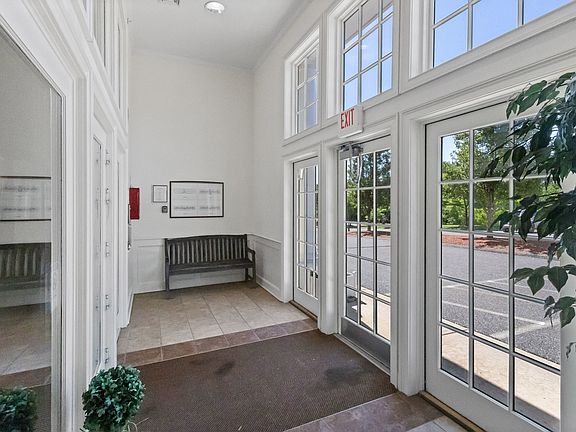 5th image of 1818 Main St Unit 216