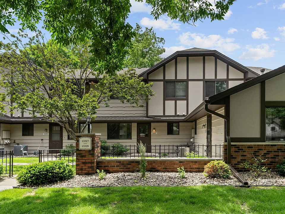 13317 Zenith Ln
