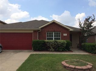 1012 Glenbrook Dr, Grand Prairie, TX 75052