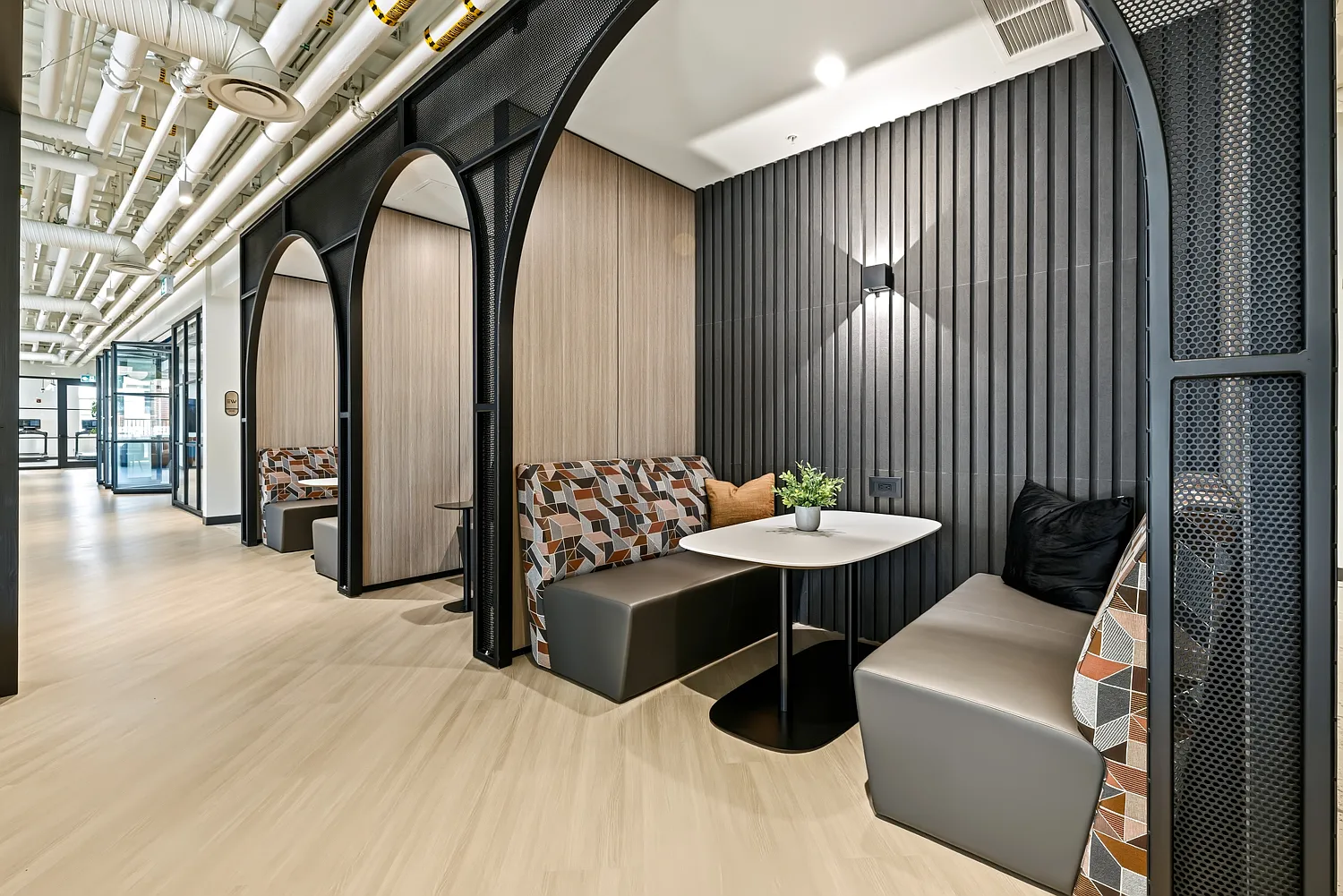 Edgeway Apartments — Photo 4