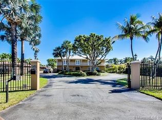 8240 SW 56th St, Miami, FL 33155