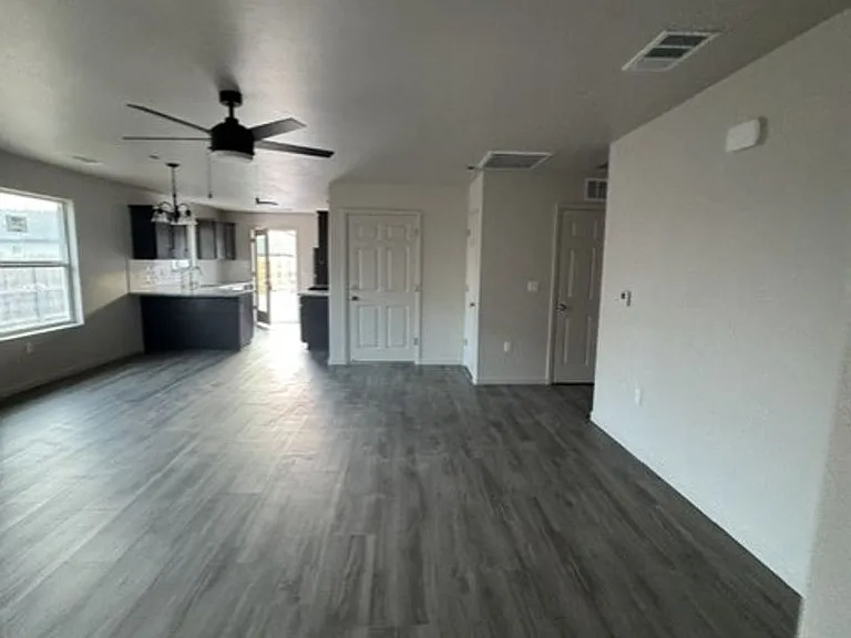 2395 Oakmont Cir — Photo 11