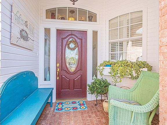 3rd image of 5914 Southampton Pl