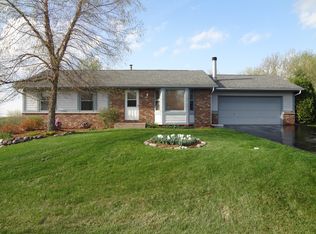 W2408 Heather St, Oconomowoc, WI 53066