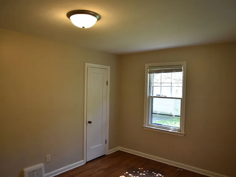 263 E Beechwold Blvd — Photo 12