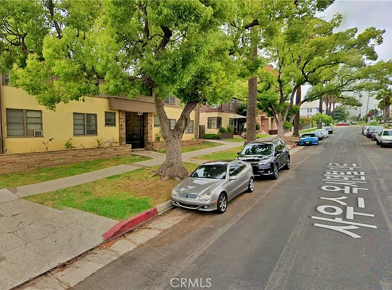 337 S Occidental Blvd #18 — Photo 4