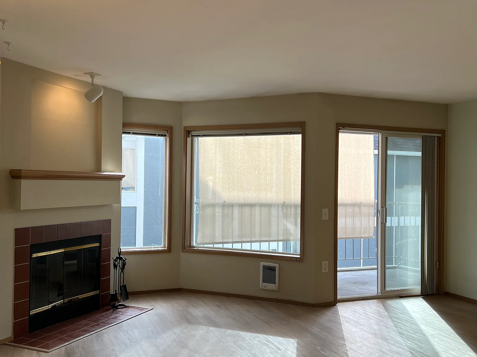 2 bed, 788 sqft, $2,350 — Photo 2