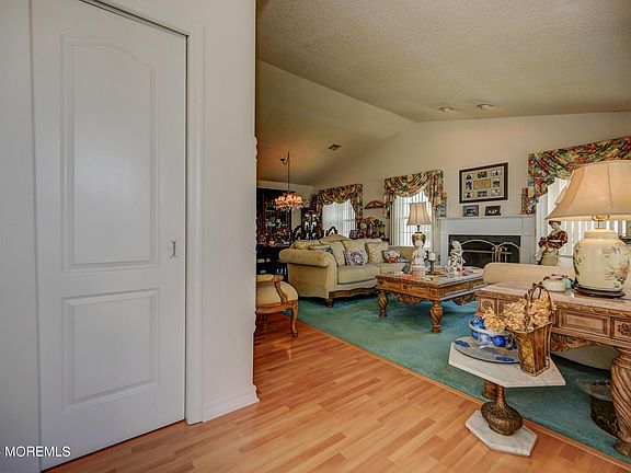 2nd image of 13 Sandhurst Court