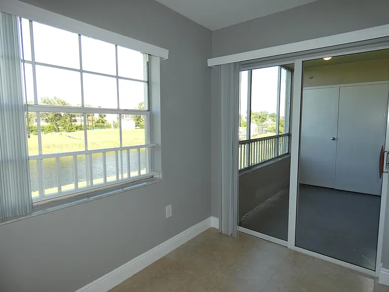 2841 N Oakland Forest Dr #207-1 — Photo 11