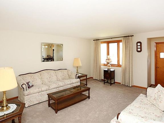 5th image of 129 Goering Ave