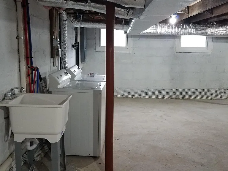 162 S Bridge St — Photo 26