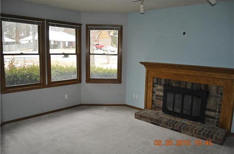 2nd image of 211 Dogwood Place Dr