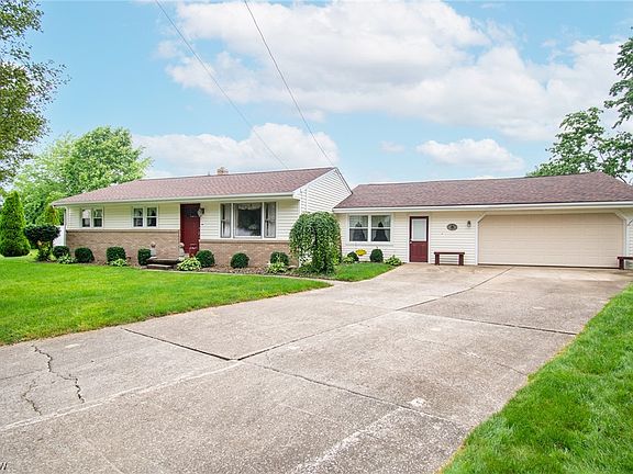 2nd image of 29 Deeringwood Dr